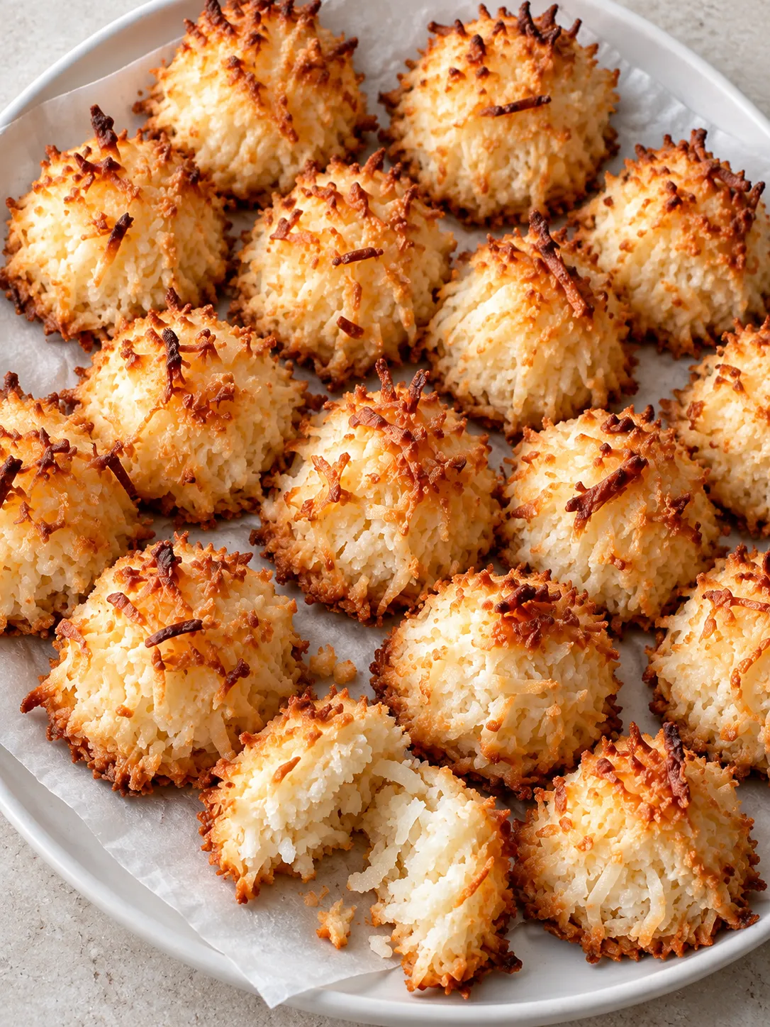 Golden Vanilla Coconut Macaroons