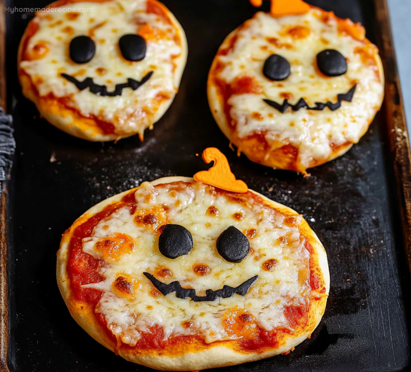 Mini Halloween Pizza